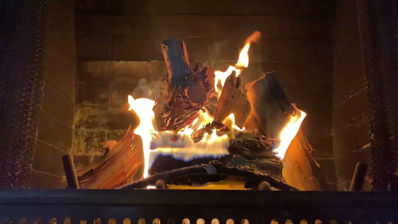 4K soothing fireplace, relaxation before going to bed. rest for eyes and ears