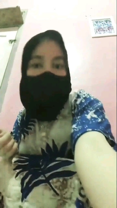 Jilbab goyang bokong sambil jongkok#tiktok #shorts