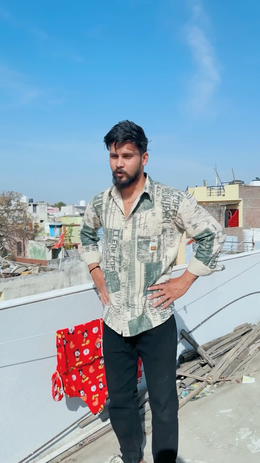 पड़ोसन के बच्चे की साइकिल ? चोरी हो गई ?‍♂️#biwino1#comedy #youtubeshorts #golu008 #padosankabacha