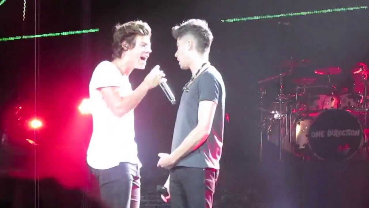 kiss you one direction kiss you one direction