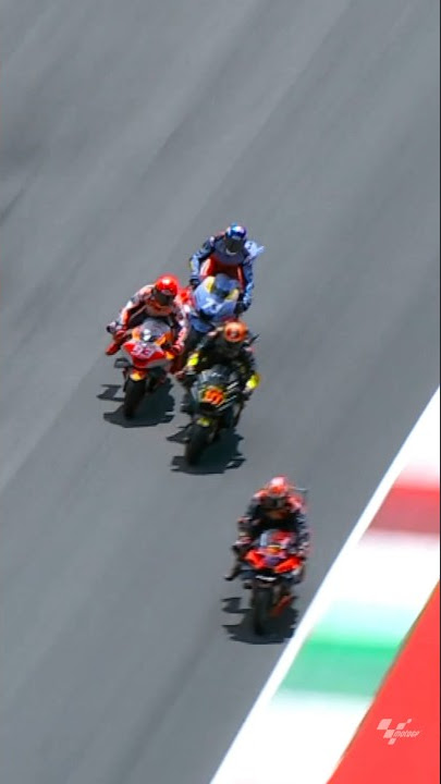 When the slipstream kicks in and the braking is late 🫣 #motogp #italiangp