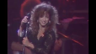 Watch Gloria Estefan Let It Loose video