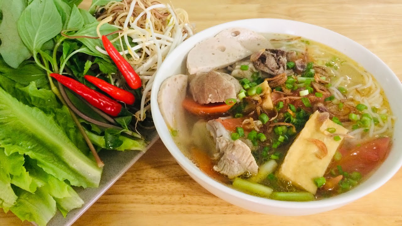 Hướng dẫn Cách nấu bún giò heo – Cách Nấu Bún Giò Heo Ngon, gia đình food