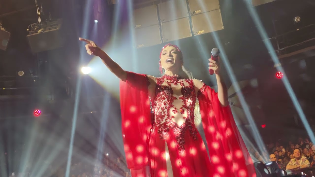 Yuri - Detras De Mi Ventana (Euforia US Tour - Live In Phoenix)