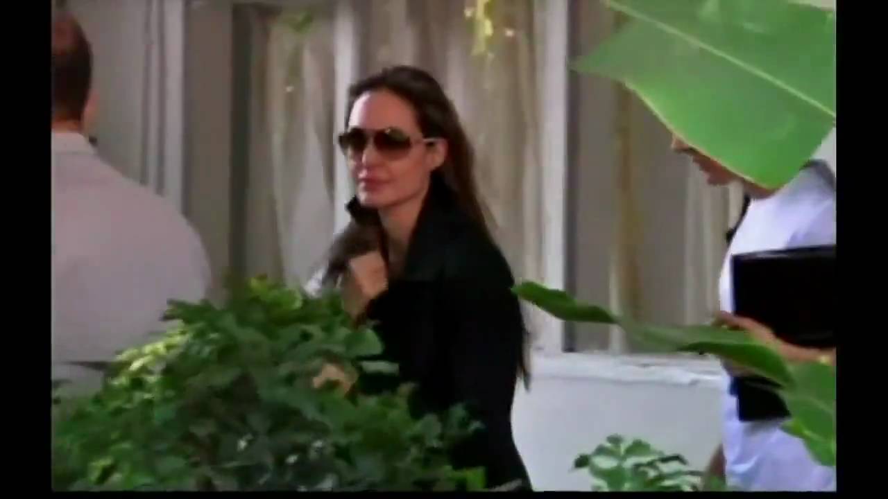 Angelina Jolie visits Haiti  -8th feb 2010