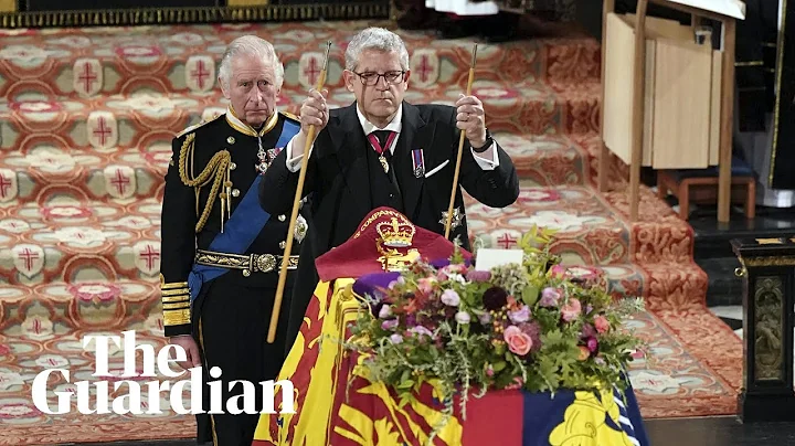 Lord chamberlain breaks wand of office and places ...