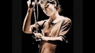 sinead o'connor - war