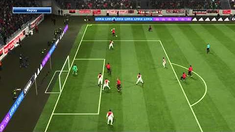 Pro Evolution Soccer 2016 BAL SHITTY AI DEFENSE