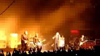 The Hives - Two-Timing Touch And Broken Bones(Live in Chile)