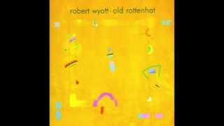 Video voorbeeld van "Robert Wyatt - Mass Medium"