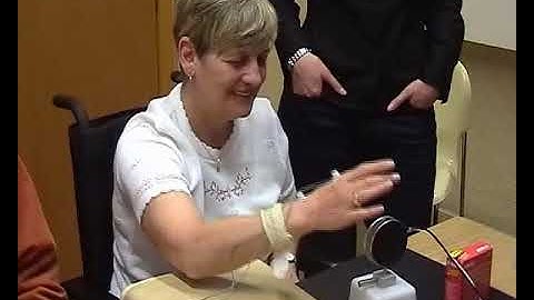 Patient GL, deprived of somatosensory signals, lifts an object with eyes closed: DRIFT!