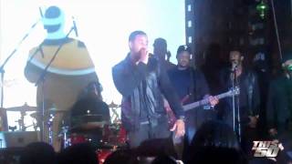 Jeremih Performs \