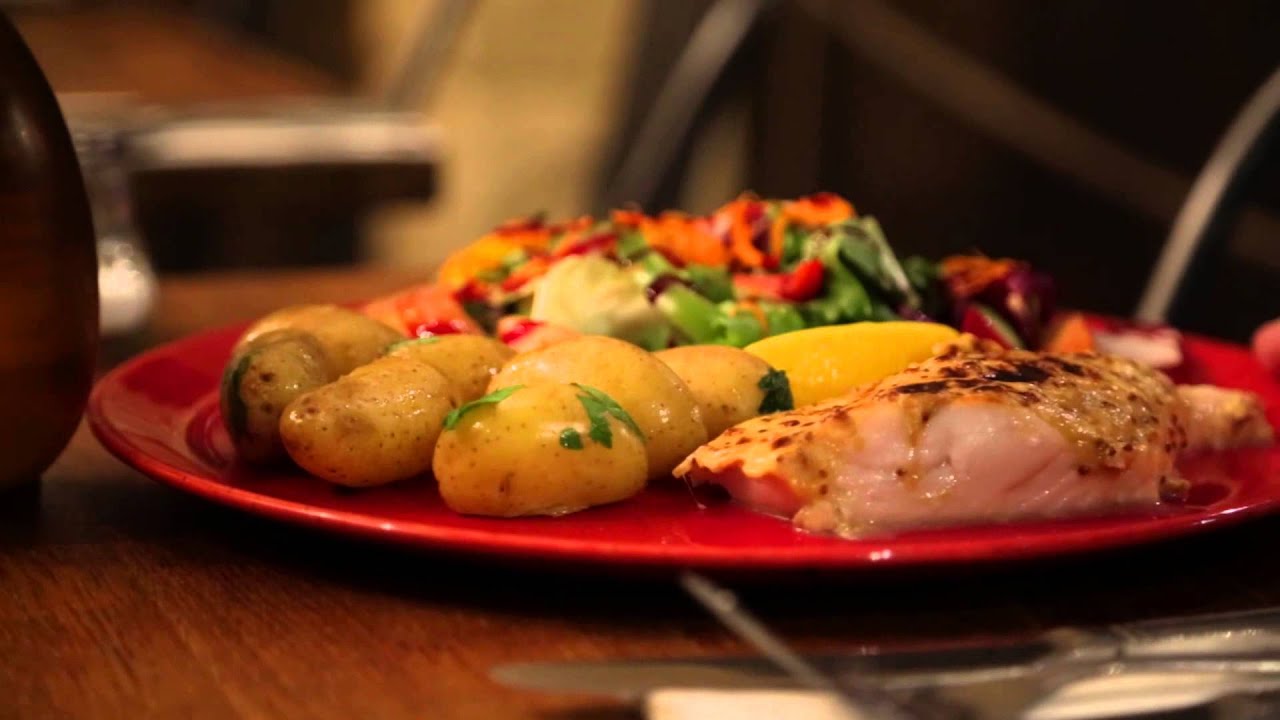 Golden Fleece Inn food and dining