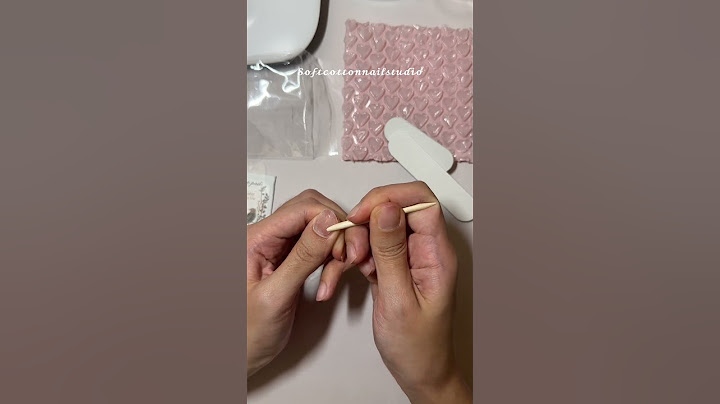 穿戴甲要怎麼貼？🤍#美甲 #穿戴甲 #貼穿戴甲 #美甲教程 #美甲分享 #美甲教程分享 #美甲設計 #美甲教學