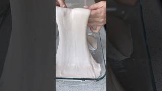 Первое складывание теста для чиабатты