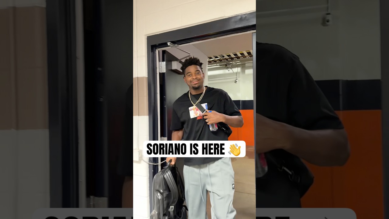 Newest Toronto Blue Jay José Soriano rolling up in style 😎🤝 #MLB #Toronto #BlueJays