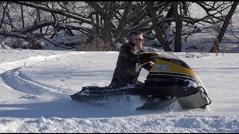 NO SKIS on this sled! The Flickiest Snowmobile !! Ricky Bobby Louie rides!!