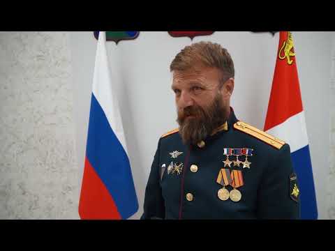 Олег Кожемяко вручил знаки особого отличия «Герой Приморья» участникам боя танка «Алеша»