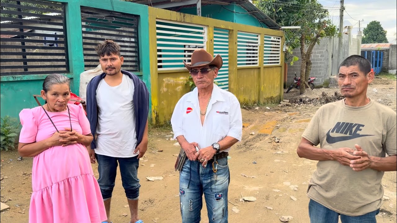 Tía Mauda esta Enojada por que Maco Perdio el dinero..😮😮