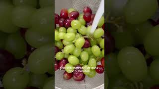HOW TO CLEAN GRAPES THE RIGHT WAY // @kalejunkie #shorts
