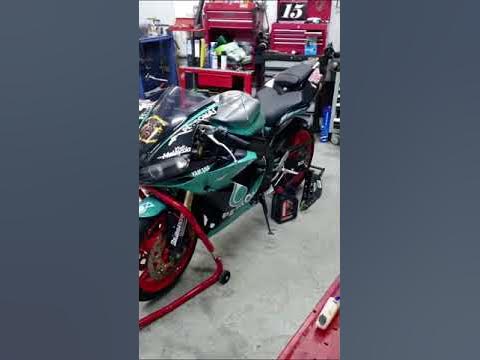 4moto® - YAMAHA R1 (RN65) PETRONAS Bikedekor