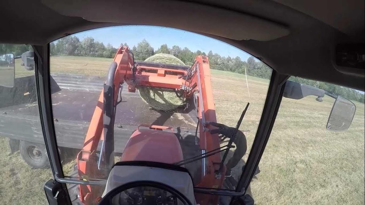 VLOG #31 Zwożenie siana || Na zarobku u kuzyna || Kubota M7060