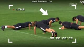 Hatem Ben Arfa Is Busy On Psg Training - Funny Push Ups,Now You Know Why He Doesnt Play