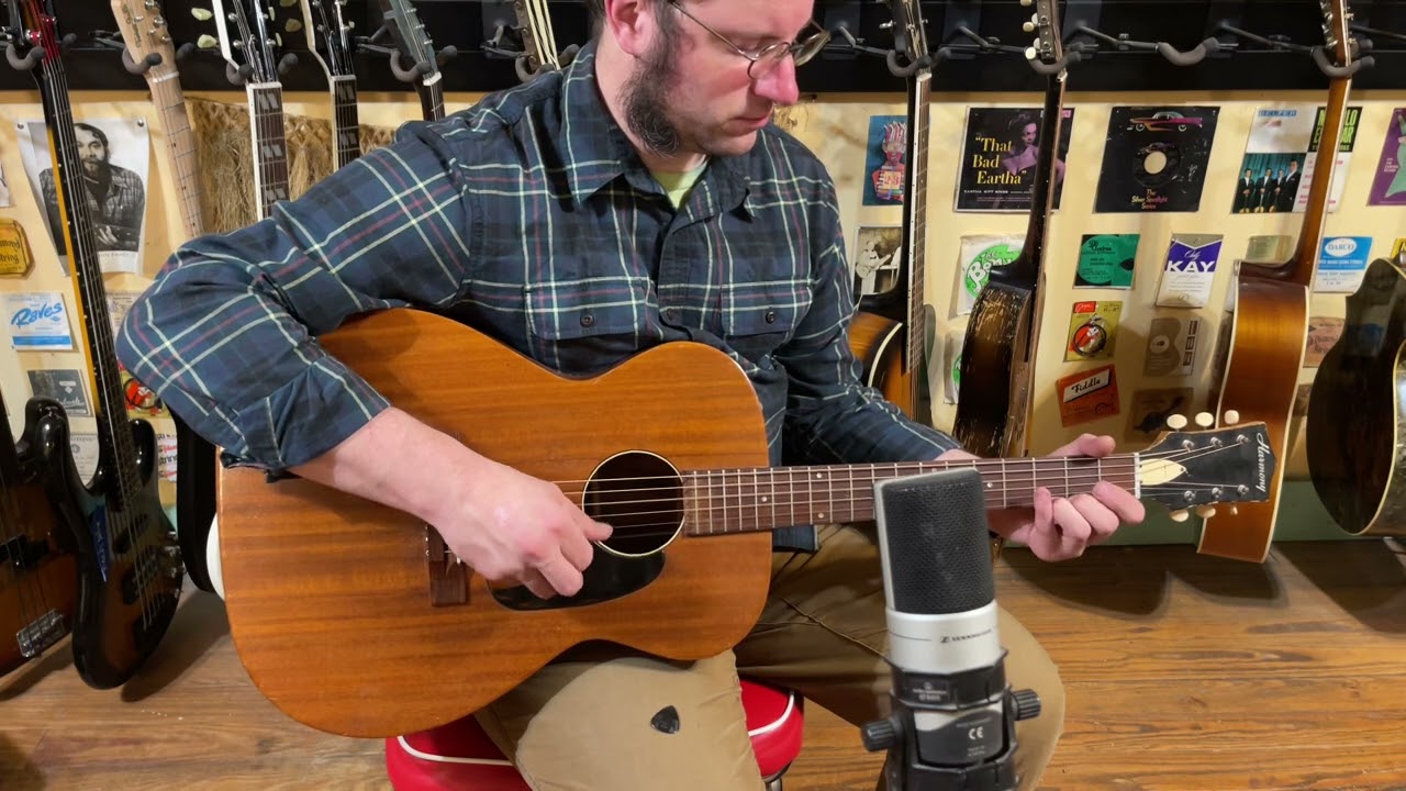 1960s Harmony H165 000-size guitar - YouTube