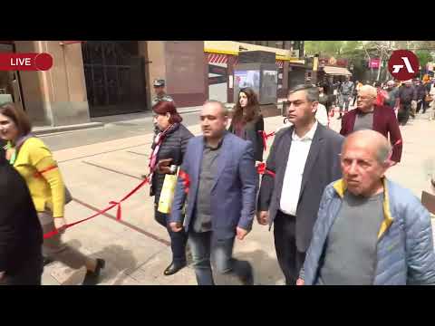 Կարմիր ժապավեններով երթ՝ Երևանում․ «5165» շարժման ներկայացուցիչների ակցիան