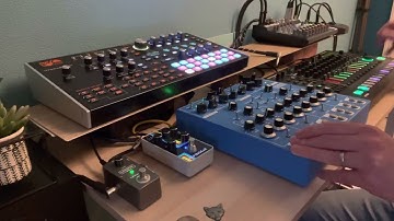 Glitchy techno jam - TR8S, Lyra 8 and looper plus Hydrasynth Desktop