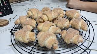 видео: ТВОРОЖНЫЕ РОГАЛИКИ - ПЯТИМИНУТКИ. ОНИ ОООООЧЕНЬ ВКУСНЫЕ.#быстроетесто #вкуснаявыпечка #рогалики #еда картинка: ТВОРОЖНЫЕ РОГАЛИКИ - ПЯТИМИНУТКИ. ОНИ ОООООЧЕНЬ ВКУСНЫЕ.#быстроетесто #вкуснаявыпечка #рогалики #еда
