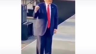 trump baila la cancion de🎶muevete  🎶de sergio ramirez