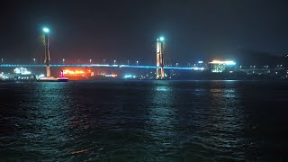 [4K. ASMR] The night at the port was deep. The harmony of the waves of the ocean and  rain sounds.