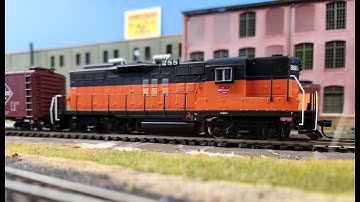 Review of Walthers Proto GP 9 wESU LocSound