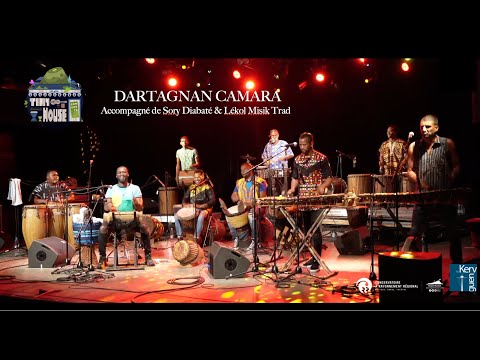 DARTAGNAN CAMARA (accompagné de Sory Diabaté et Lékol Misik Trad)   Tiny House Concert (S1-E21)