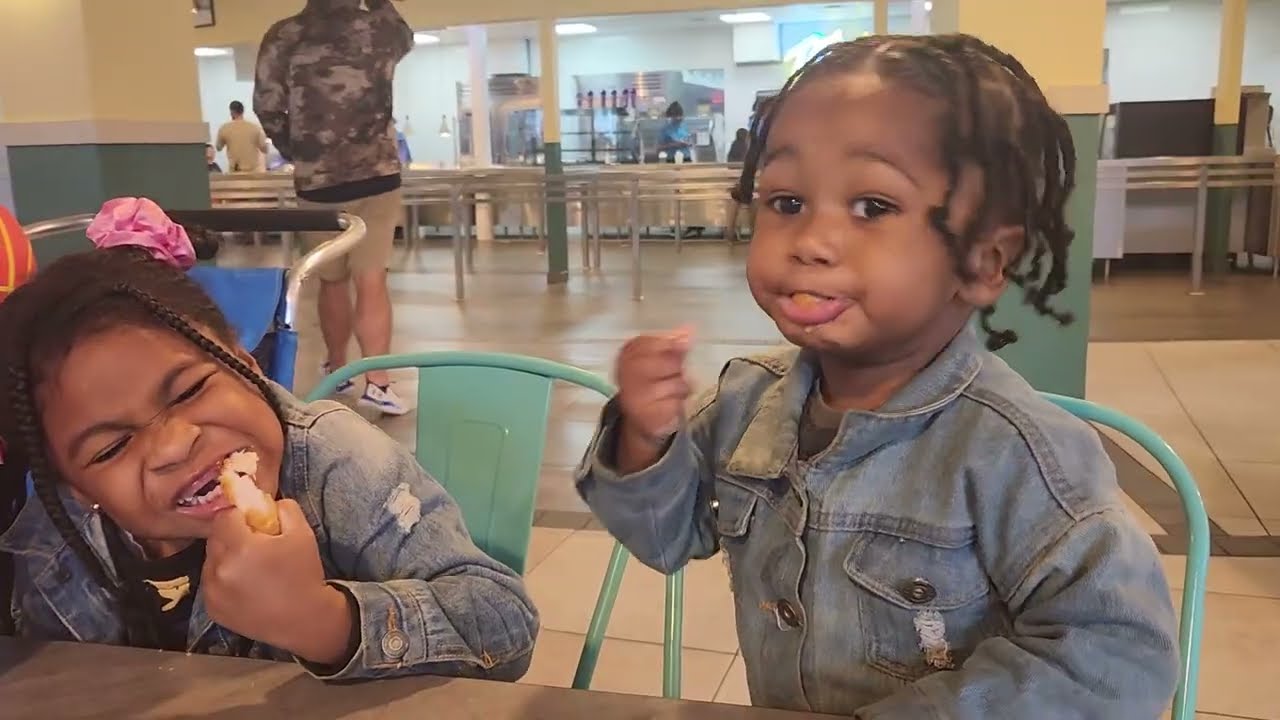 S7 E11- The Curry Family Halloween 2025 Part 3