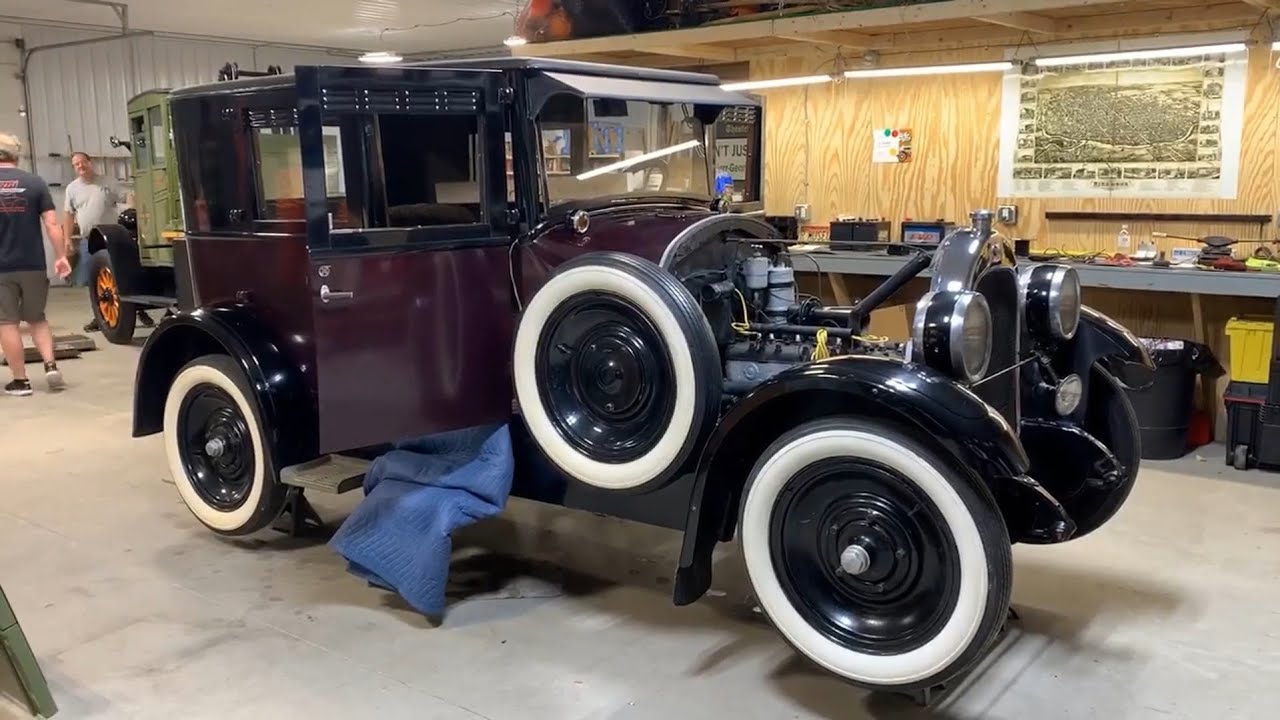 1925 Davis Brougham | An evening at the Wayne County historical