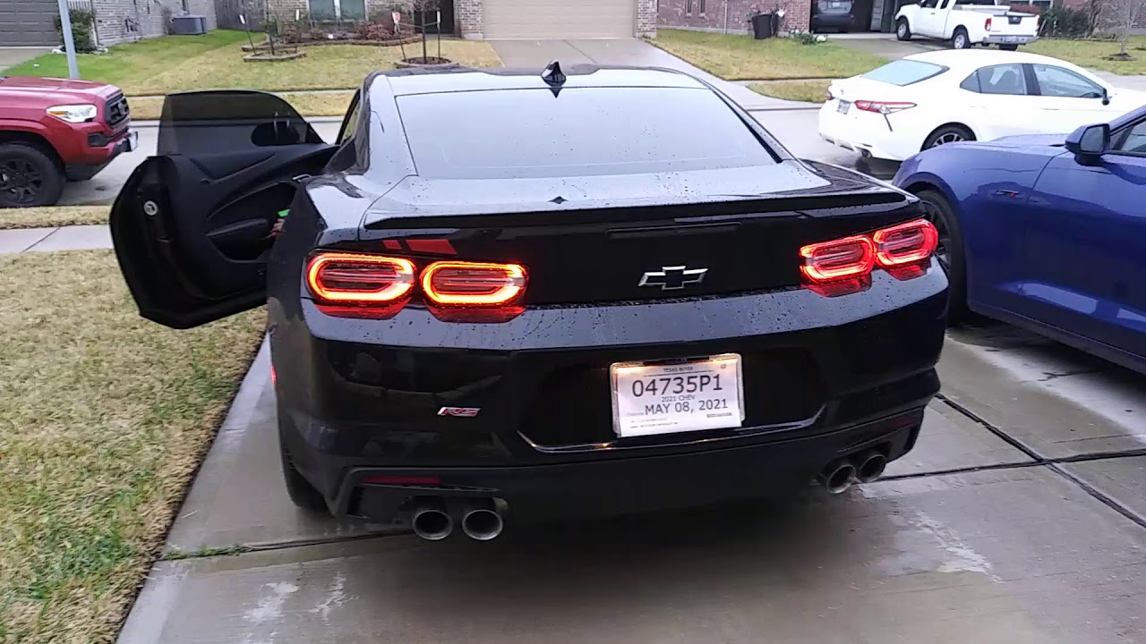 2021 Chevrolet Camaro RS V8 Redline Edition revs.