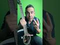 Criança de 2 anos tocando Solo FAMOSO no violão