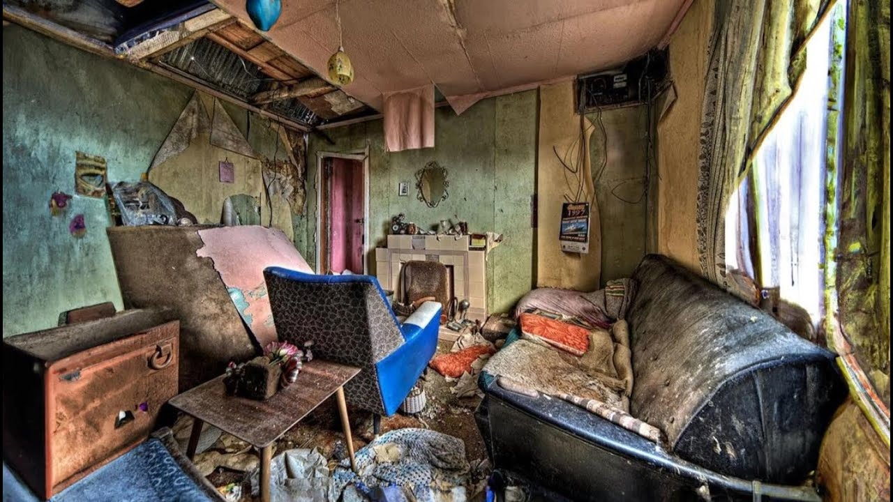 An artistic girl Cleans and Restores 30-year-old house | Buy a house and Renovate it