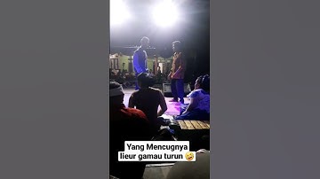 Ngibing Mencug Bajidoran Jaipong Abahnya Lieur #shorts #mencug #jaipong