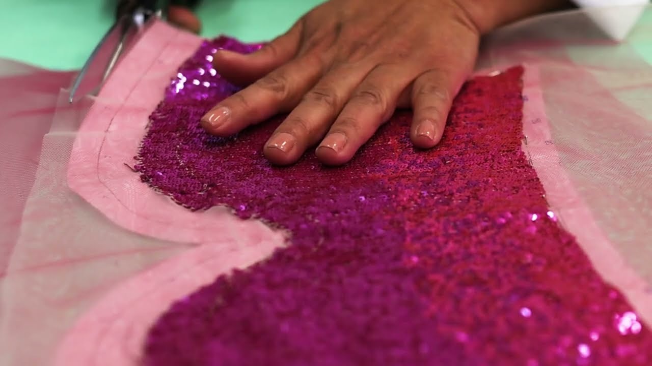 20 Seconds in the Oscar de la Renta Atelier: Degrade Sequin Cocktail Dress