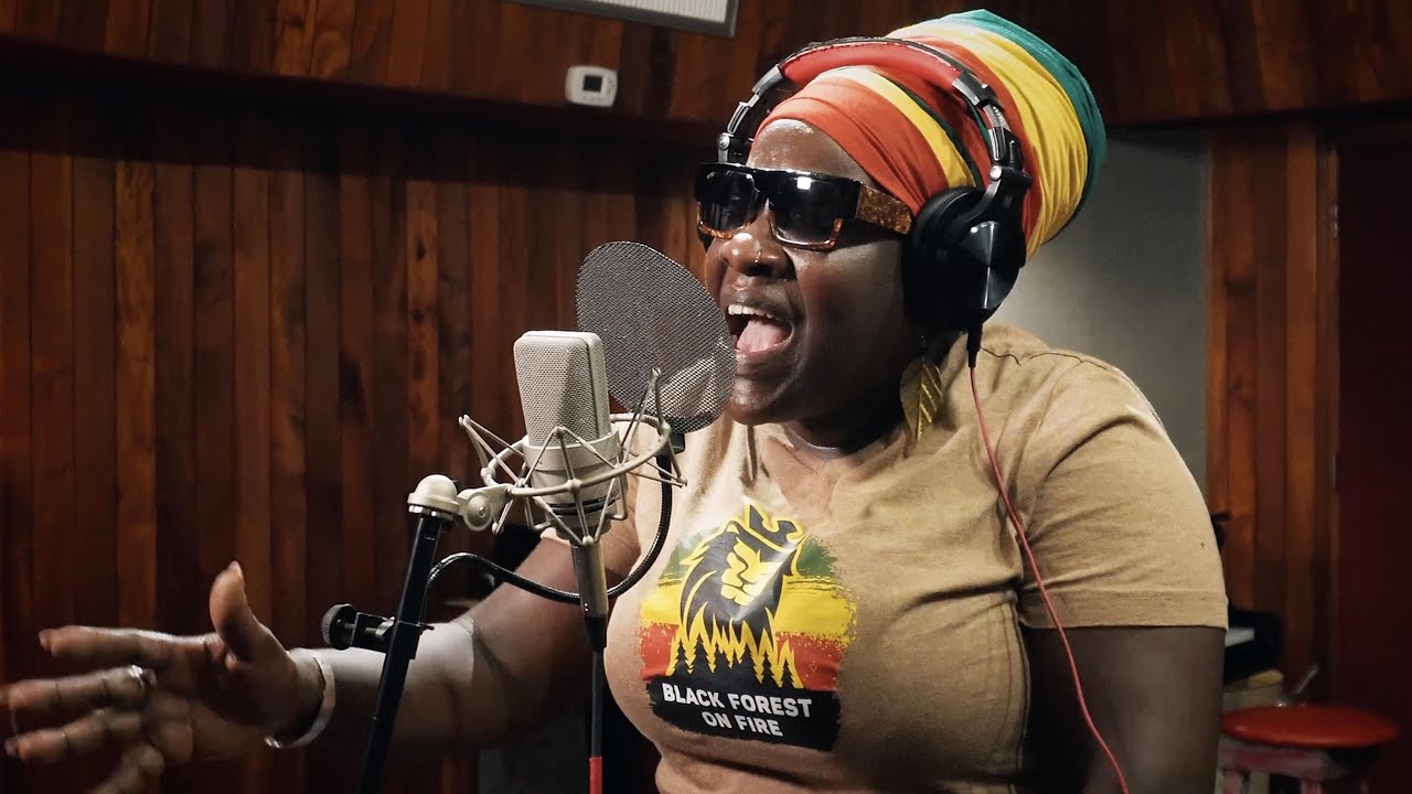 Queen Omega - Dubplate - Little Lion Sound - Tuff Like Iron / Jah Army - Uhuru Riddim Queen Omega - Dubplate - Little Lion Sound - Tuff Like Iron / Jah Army - Uhuru Riddim