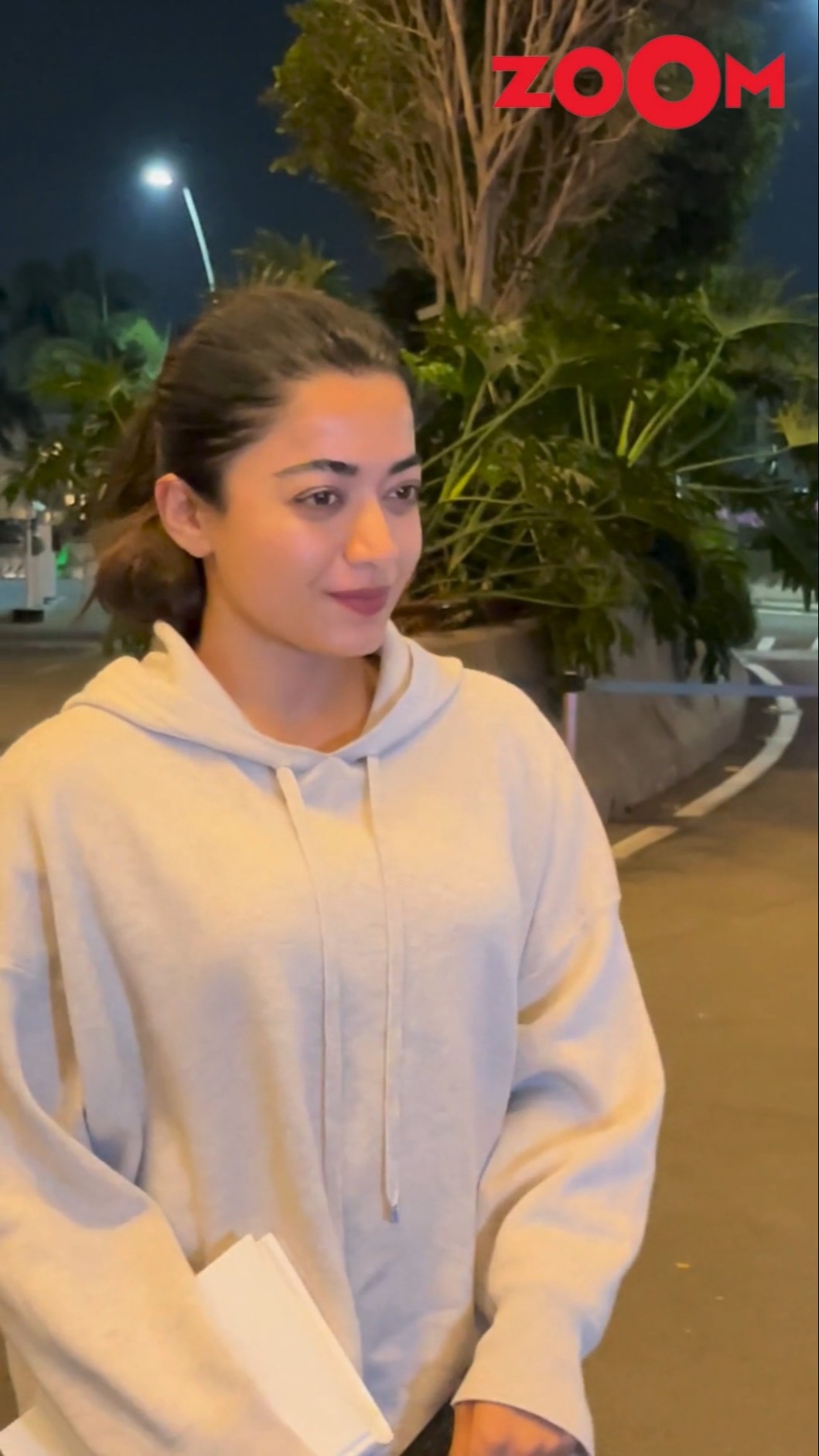 Rashmika Mandanna ADORABLY responds to paps asking her about her injury #rashmikamandanna #shorts