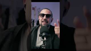 Ακουστικά γιατί φοράει ; #nikospapoutsis