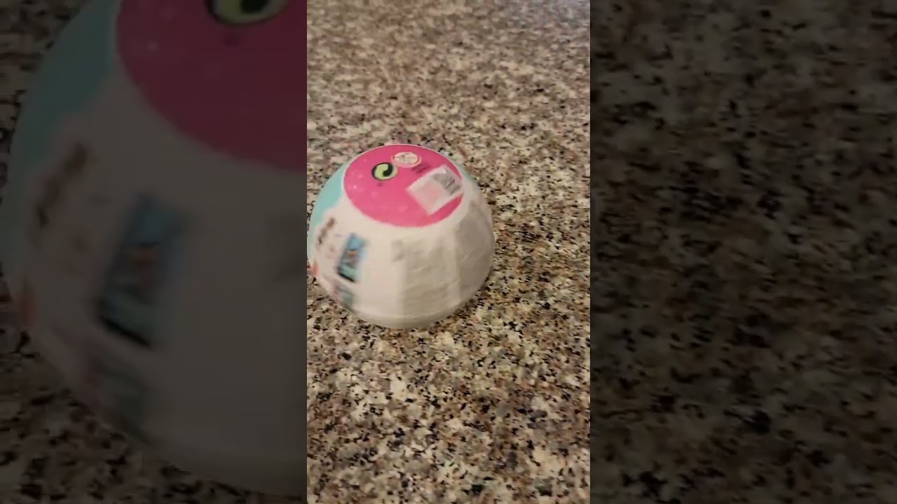 Spinning LOL Surprise Mini Ball 💋 