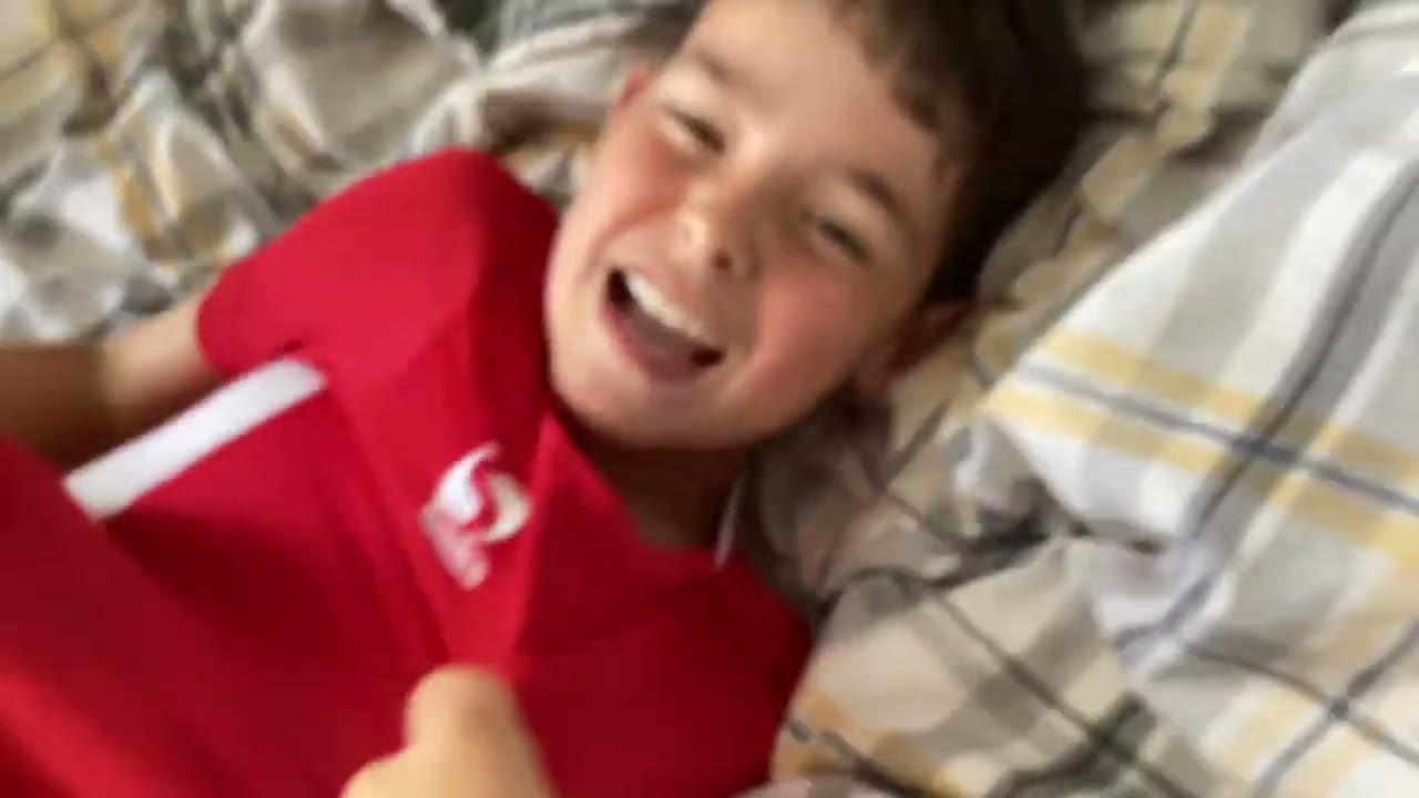 Trying to purswade Flynn to play red ass