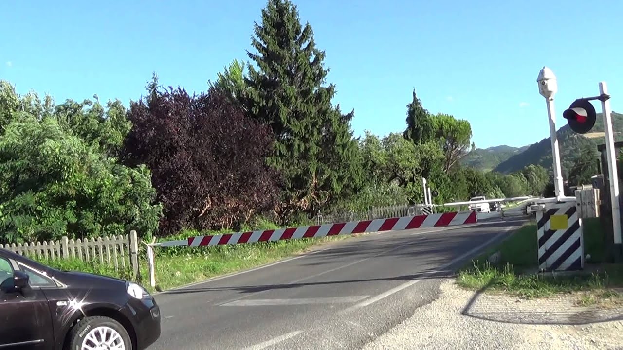Passaggio a livello di via Strada - Brisighella (RA) / Level Crossing / Planovergang / Plankorsning