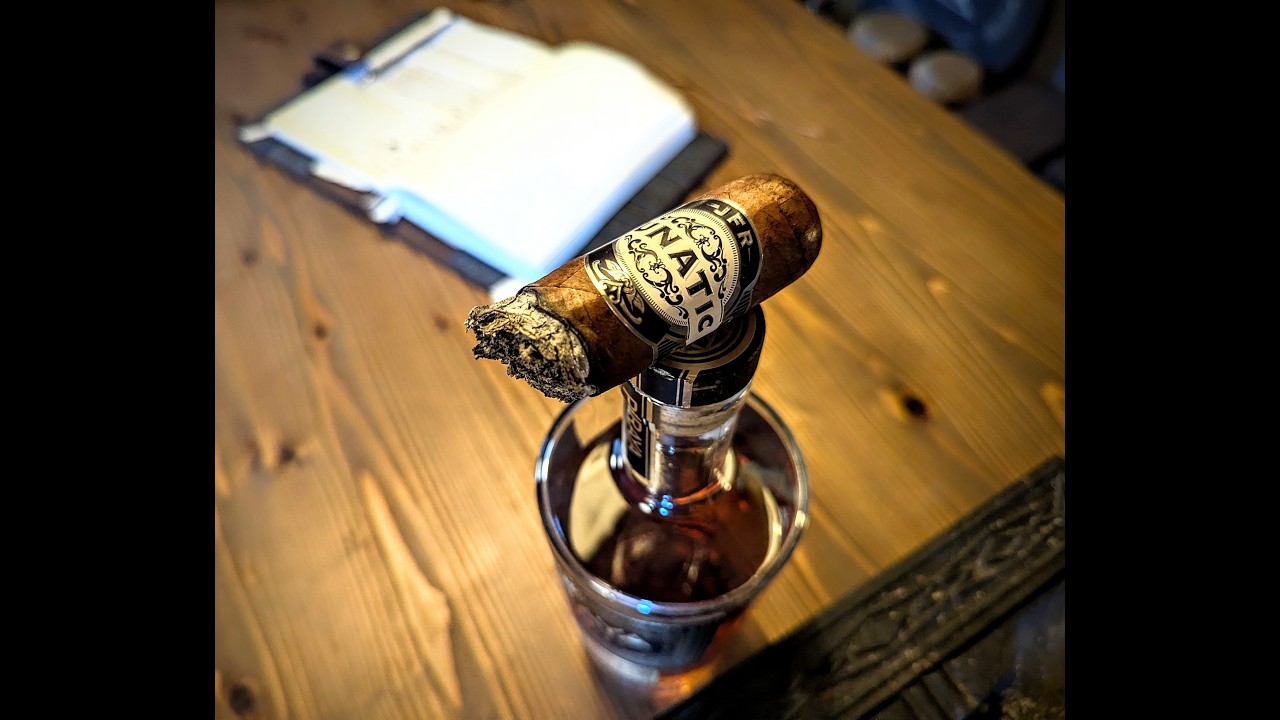 🐖Обзор JFR «Lunatic Habano El Chiquito»: Свиная рулька 70-го калибра с хвостиком и большим запасо...