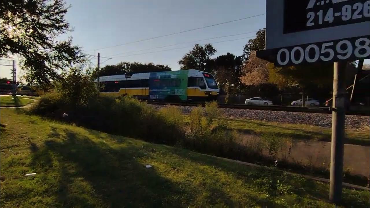 Parker Road DART Train coming out of Westmoreland Station YouTube